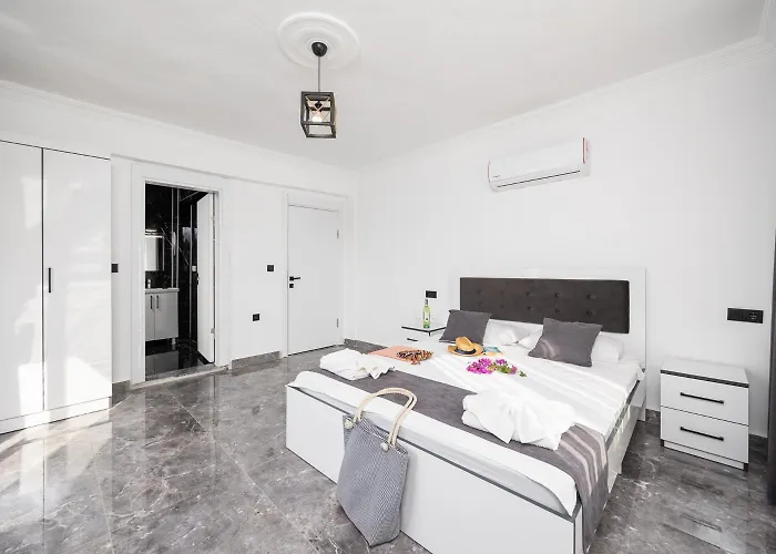 Grand Yasar 2 Βίλα Okcular